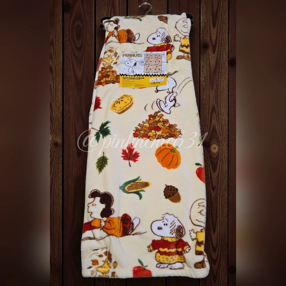 Peanuts Snoopy Charlie Special Edition Thanksgiving Autumn Harvest Throw Blanket